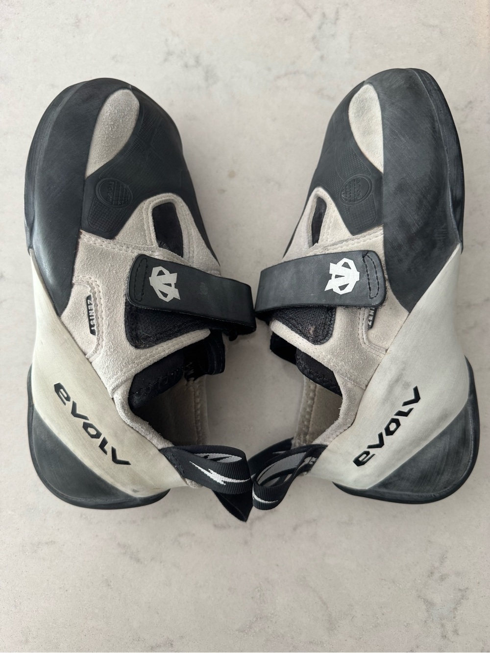 Evolv Men's Gray and Black Climbing Shoes